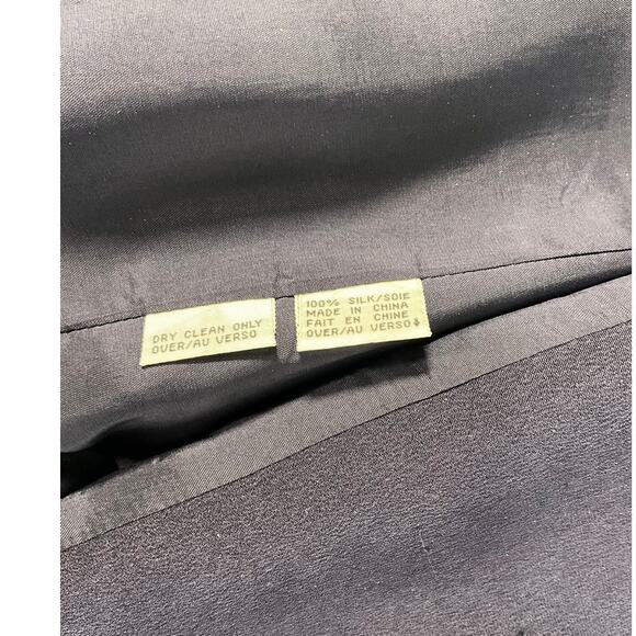 Vintage DANA BUCHMAN Petites Size 8P 100% Silk Navy Blue Fill Button Down Blazer - Picture 11 of 11